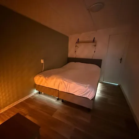 شقة Romantic Veluwe With Private Hot Tub And Fully Fenced Garden فورتهاوزن