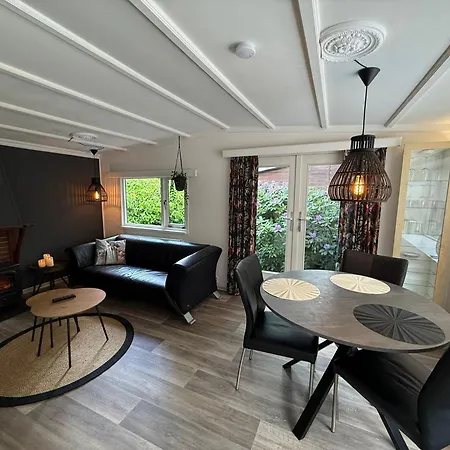 Romantic Veluwe With Private Hot Tub And Fully Fenced Garden