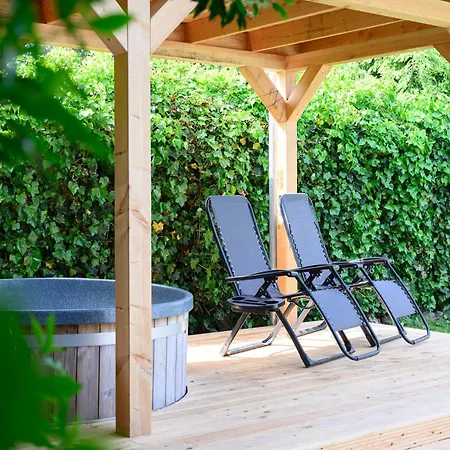Romantic Veluwe With Private Hot Tub And Fully Fenced Garden