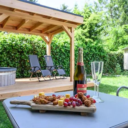 Apartment Romantic Veluwe With Private Hot Tub And Fully Fenced Garden Voorthuizen