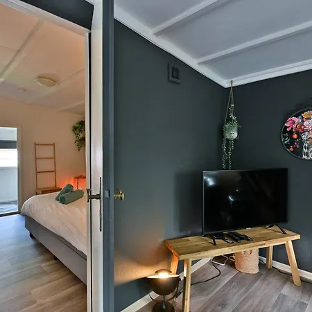 Romantic Veluwe With Private Hot Tub And Fully Fenced Garden Apartment