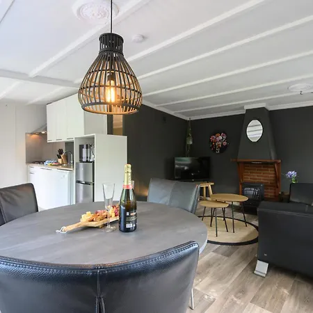 Apartment Romantic Veluwe With Private Hot Tub And Fully Fenced Garden