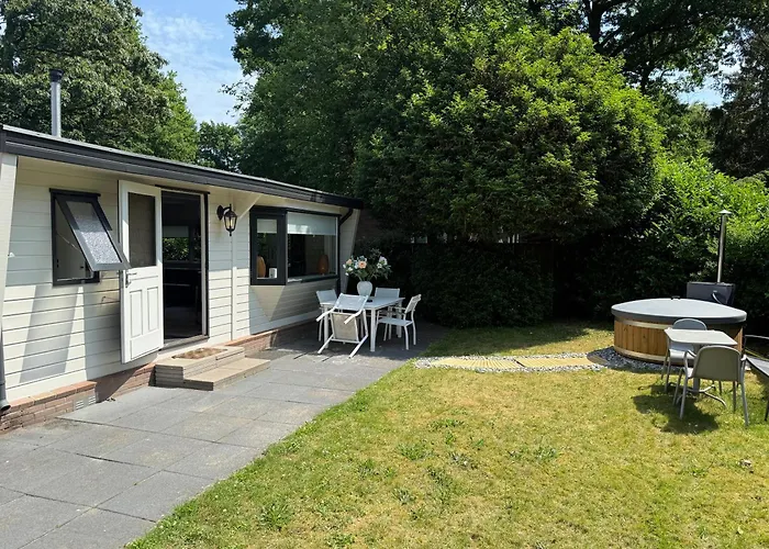 Luxe Veluwe Private Hottub - Romantic Getaway - Veluwe 福尔特赫伊曾